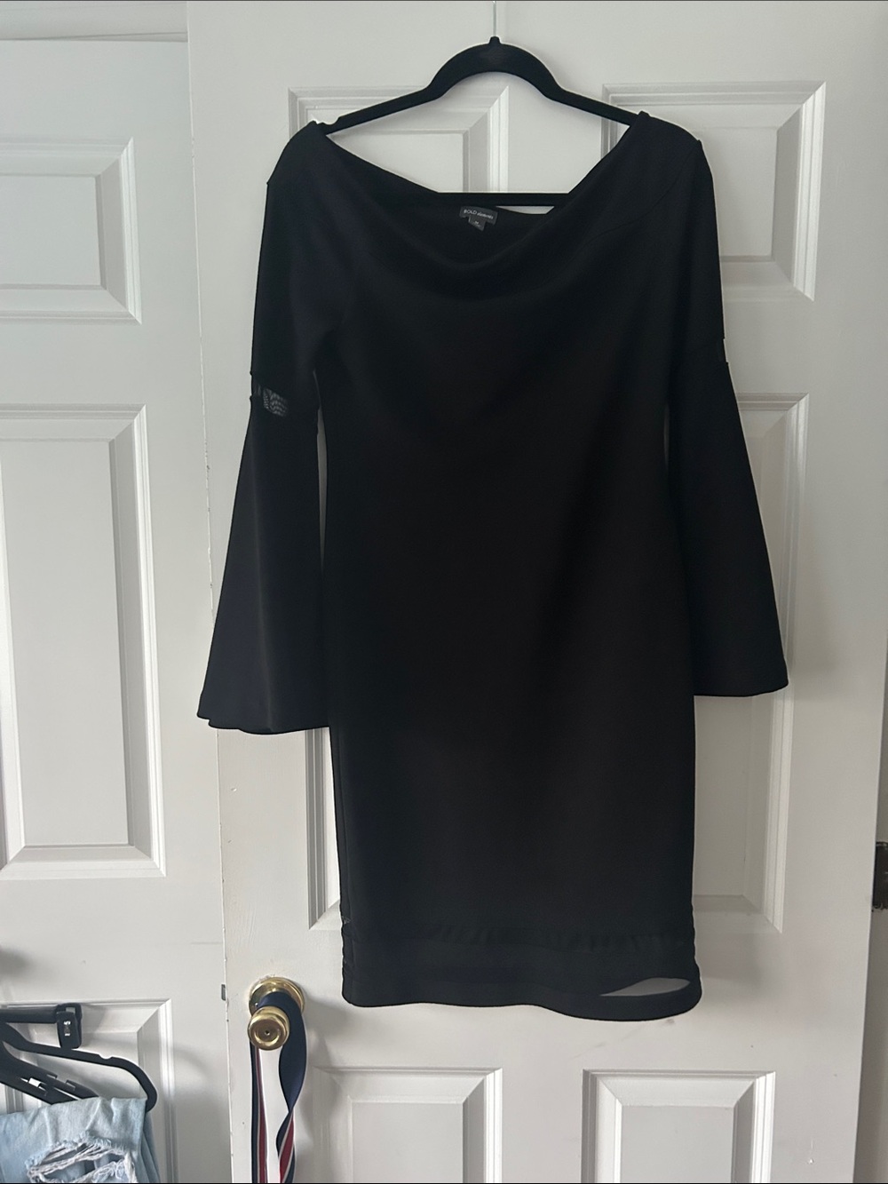 BOLD elements Black Long-Sleeve Bell Dress